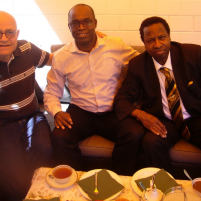 Mai 2023 mit dem Direktor des Malischen Fernsehens (ORTM), Mahamadou Kone (ehem. Dt.Welle Bonn), Zuhause in Godesberg (rechts sein Fahrer)